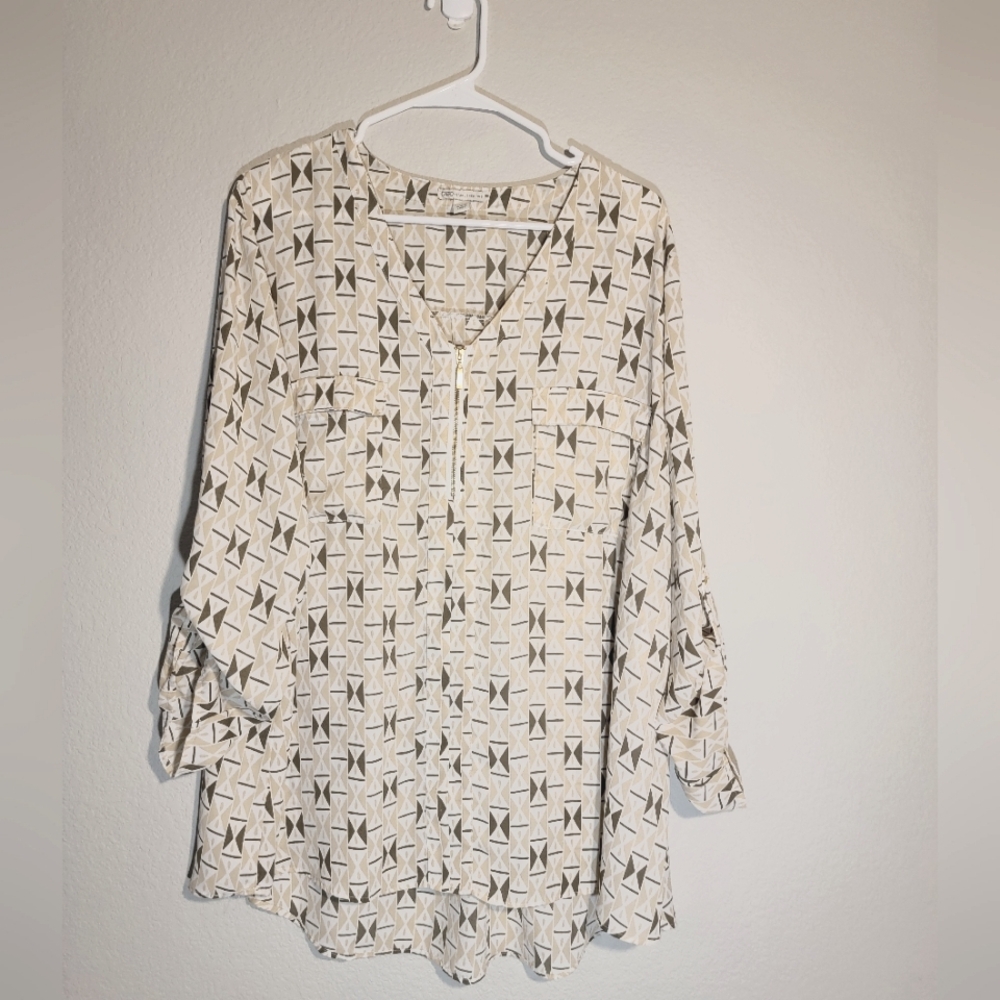 Size 22/24W Zipper Neck 3/4 sleeve Blouse